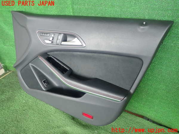 2UPJ-28051234]ベンツ CLA180 シューティングブレーク(117942)右前ドア内張り 中古_m0002.jpg