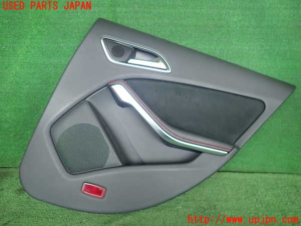 2UPJ-28051294]ベンツ CLA180 シューティングブレーク(117942)右後ドア内張り 中古_m0001.jpg