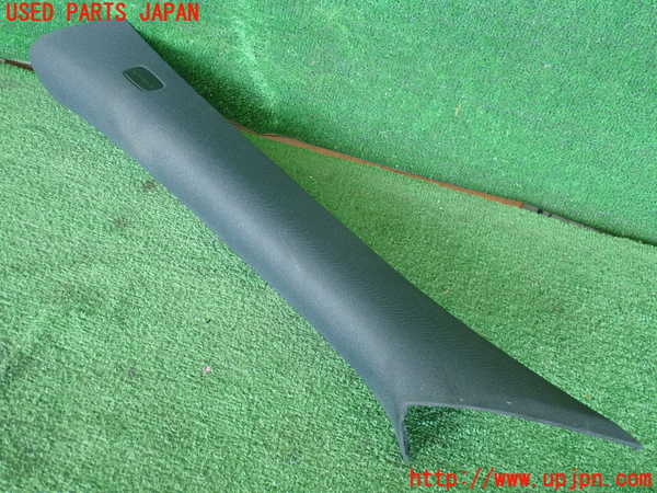 2UPJ-28057660]ベンツ CLA180 シューティングブレーク(117942)左フロントピラートリム 中古_m0001.jpg