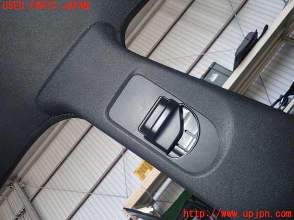 2UPJ-28057670]ベンツ CLA180 シューティングブレーク(117942)左センターピラートリム 中古_m0002.jpg