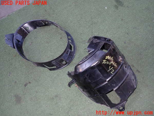 5UPJ-28061140]VW ニュービートルカブリオレ(1YAZJ)右ヘッドライトリム 中古_m0002.jpg