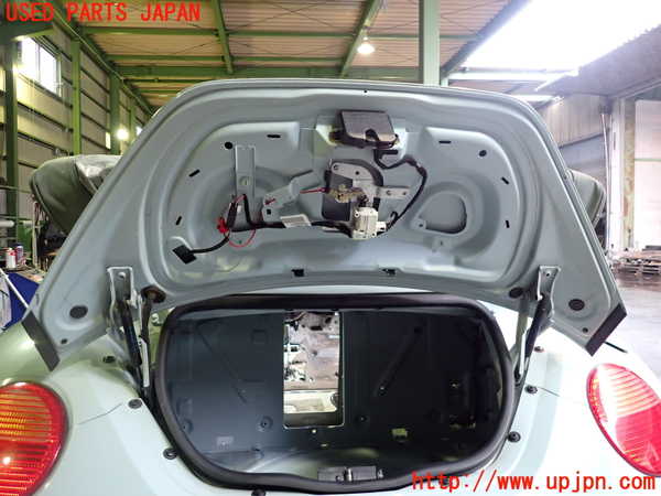 2UPJ-28061500]VW ニュービートルカブリオレ(1YAZJ)トランク 中古_m0003.jpg