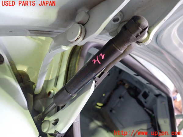 5UPJ-28061506]VW ニュービートルカブリオレ(1YAZJ)トランクダンパー 中古_m0002.jpg