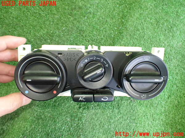 2UPJ-28066066]VW ニュービートルカブリオレ(1YAZJ)エアコンスイッチ1 中古_m0001.jpg