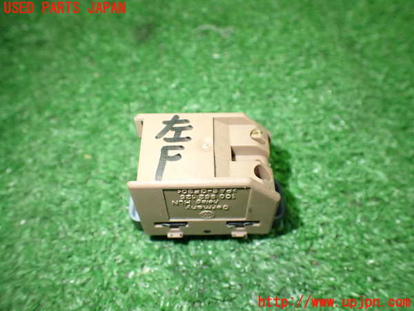 5UPJ-28066313]VW ニュービートルカブリオレ(1YAZJ)スイッチ8 中古_m0003.jpg