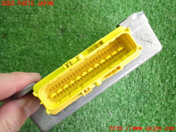 5UPJ-28066145]VW ニュービートルカブリオレ(1YAZJ)エアバッグコンピューター 中古_m0003.jpg