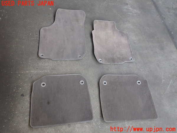 2UPJ-28067800]VW ニュービートルカブリオレ(1YAZJ)フロアマット 中古_m0001.jpg