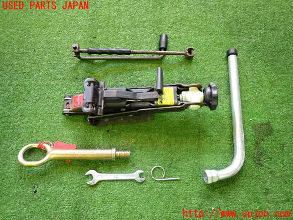 2UPJ-28067805]VW ニュービートルカブリオレ(1YAZJ)車載工具 中古_m0001.jpg