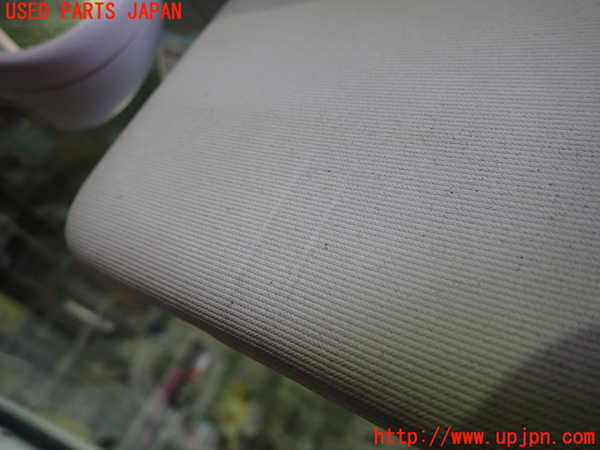 5UPJ-28067625]VW ニュービートルカブリオレ(1YAZJ)室内サンバイザー右側 中古_m0003.jpg