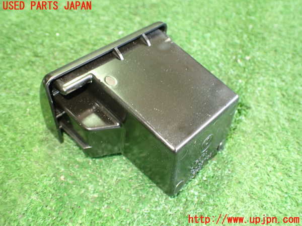 2UPJ-28067821]VW ニュービートルカブリオレ(1YAZJ)灰皿1 中古_m0003.jpg