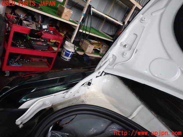 2UPJ-28071513]BMW M2 クーペ(2U30)(F87)トランクヒンジ1 中古_m0002.jpg