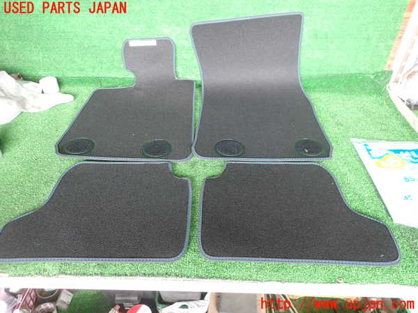 2UPJ-28077800]BMW M2 クーペ(2U30)(F87)フロアマット 中古_m0002.jpg