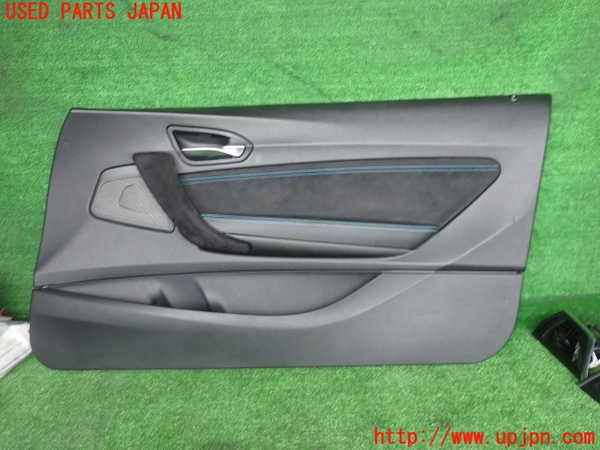 5UPJ-28071234]BMW M2 クーペ(2U30)(F87)右ドア内張り 中古_m0001.jpg