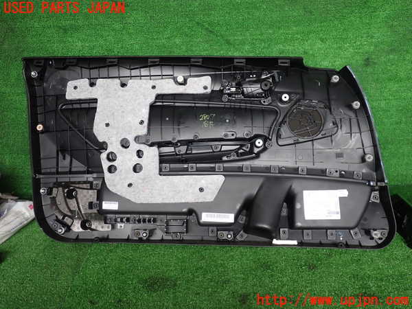 5UPJ-28071234]BMW M2 クーペ(2U30)(F87)右ドア内張り 中古_m0003.jpg