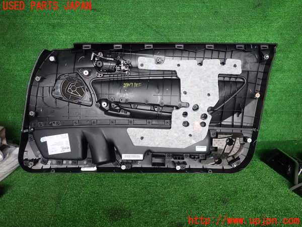 2UPJ-28071264]BMW M2 クーペ(2U30)(F87)左ドア内張り 中古_m0003.jpg