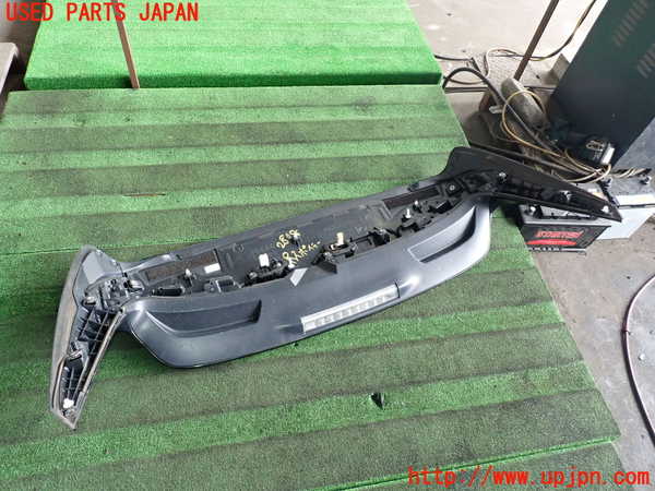 2UPJ-28081520]ハリアー(ZSU60W)リアスポイラー 中古_m0004.jpg