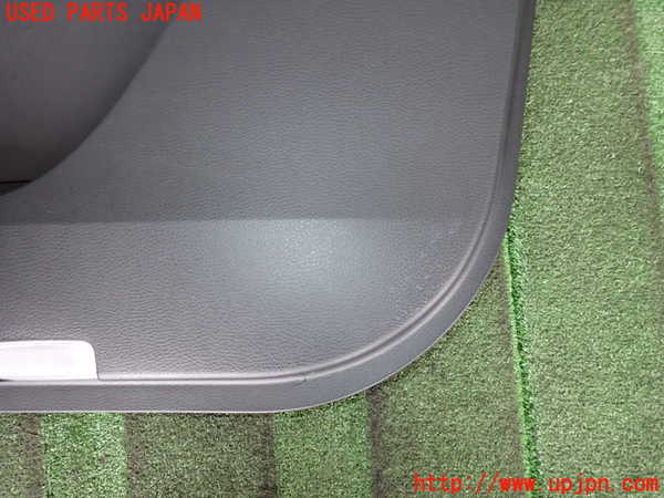 2UPJ-28081234]ハリアー(ZSU60W)右前ドア内張り 中古_m0002.jpg