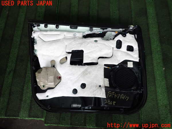 2UPJ-28081234]ハリアー(ZSU60W)右前ドア内張り 中古_m0004.jpg