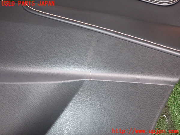 2UPJ-28081294]ハリアー(ZSU60W)右後ドア内張り 中古_m0002.jpg