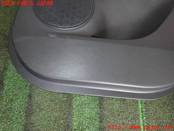 2UPJ-28081294]ハリアー(ZSU60W)右後ドア内張り 中古_m0003.jpg