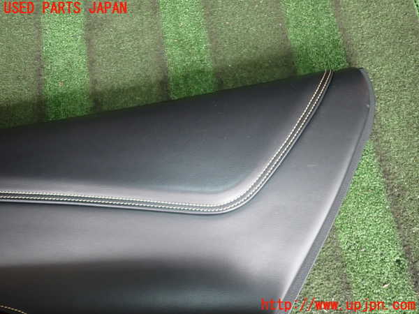 2UPJ-28081294]ハリアー(ZSU60W)右後ドア内張り 中古_m0004.jpg