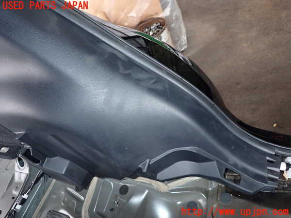 2UPJ-28087680]ハリアー(ZSU60W)左リアピラートリム 中古_m0002.jpg