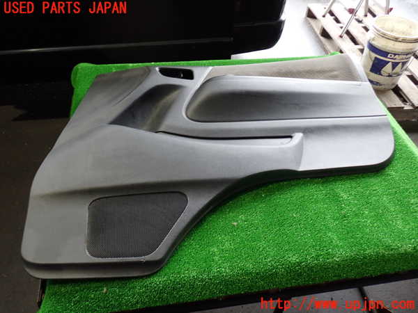 2UPJ-28091234]ハイエースバン200系(KDH201V)右前ドア内張り 中古_m0001.jpg