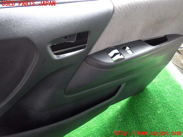 2UPJ-28091234]ハイエースバン200系(KDH201V)右前ドア内張り 中古_m0002.jpg