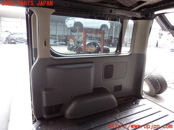 2UPJ-28097675]ハイエースバン200系(KDH201V)右リアピラートリム 中古_m0001.jpg