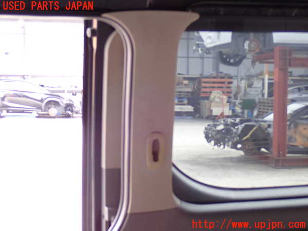 2UPJ-28097675]ハイエースバン200系(KDH201V)右リアピラートリム 中古_m0002.jpg