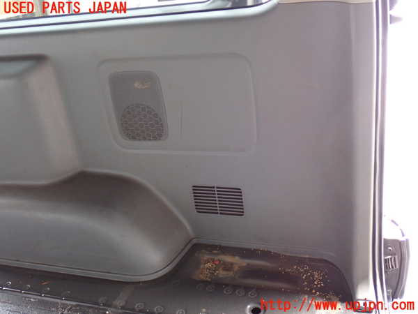 2UPJ-28097675]ハイエースバン200系(KDH201V)右リアピラートリム 中古_m0005.jpg