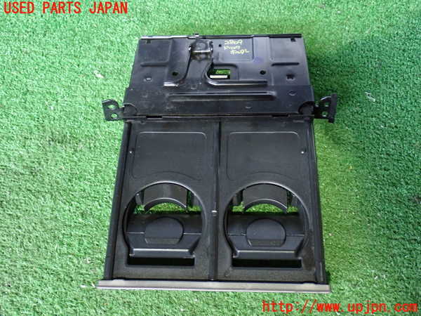 2UPJ-28097810]ハイエースバン200系(KDH201V)ドリンクホルダー 中古_m0001.jpg