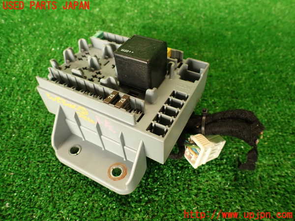 2UPJ-28106743]アルファロメオ・スパイダー(93922S)ヒューズボックス3 中古_m0001.jpg