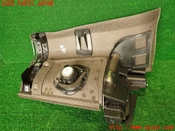 2UPJ-28107675]アルファロメオ・スパイダー(93922S)右リアピラートリム 中古_m0004.jpg