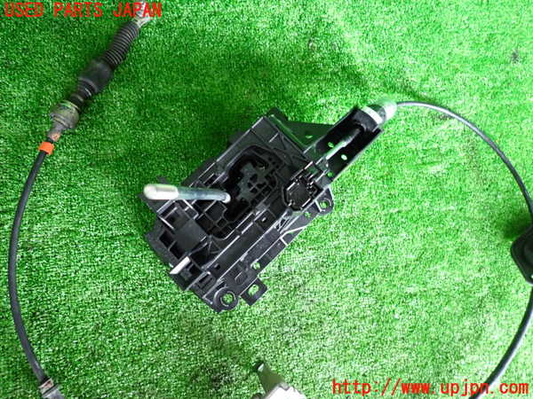 2UPJ-28117555]レクサス・NX300h(AYZ10)ATシフトレバー 中古_m0003.jpg