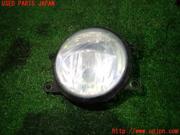 1UPJ-28121180]レクサス・CT200h(ZWA10)右フォグ 中古_m0001.jpg