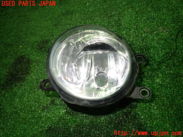 1UPJ-28121182]レクサス・CT200h(ZWA10)左フォグ 中古_m0001.jpg