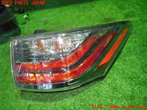 1UPJ-28121530]レクサス・CT200h(ZWA10)右テールランプ 中古_m0001.jpg