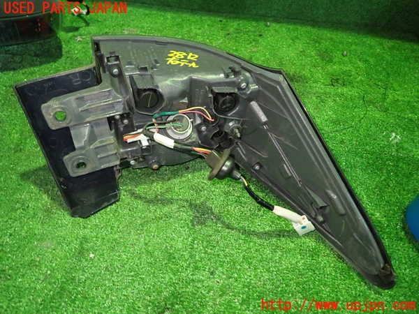 1UPJ-28121530]レクサス・CT200h(ZWA10)右テールランプ 中古_m0002.jpg