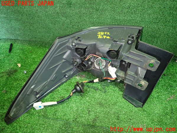 1UPJ-28121536]レクサス・CT200h(ZWA10)左テールランプ 中古_m0003.jpg