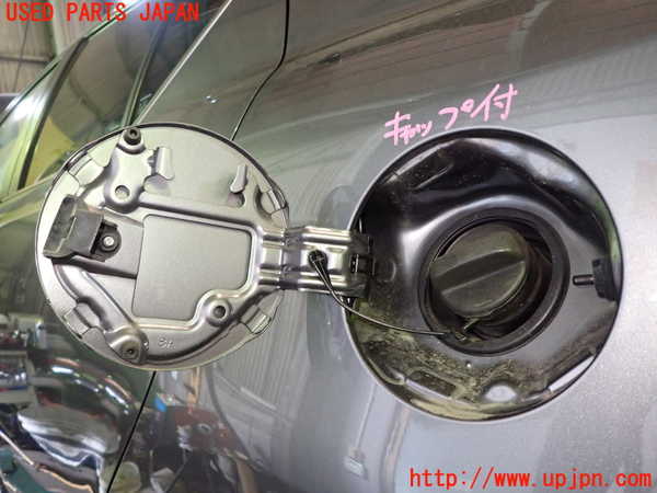 1UPJ-28121690]レクサス・CT200h(ZWA10)フューエルリッド 中古_m0002.jpg
