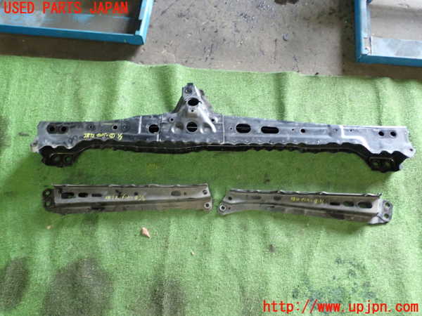 1UPJ-28125296]レクサス・CT200h(ZWA10)メンバー1 中古_m0001.jpg