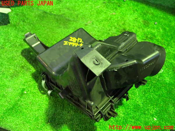 5UPJ-28122560]レクサス・CT200h(ZWA10)エアクリーナーボックス 中古_m0002.jpg