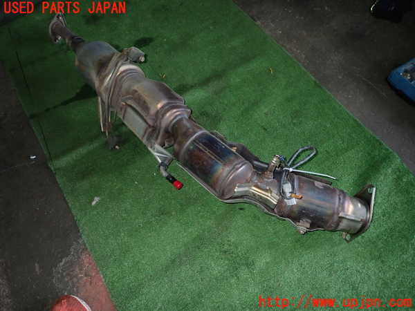 1UPJ-28122661]レクサス・CT200h(ZWA10)触媒1 中古_m0002.jpg