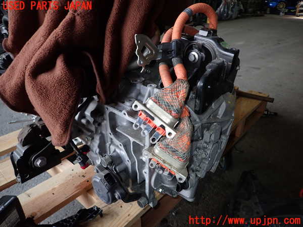 1UPJ-28123010]レクサス・CT200h(ZWA10)ミッション AT 2ZR-FXE 中古_m0002.jpg