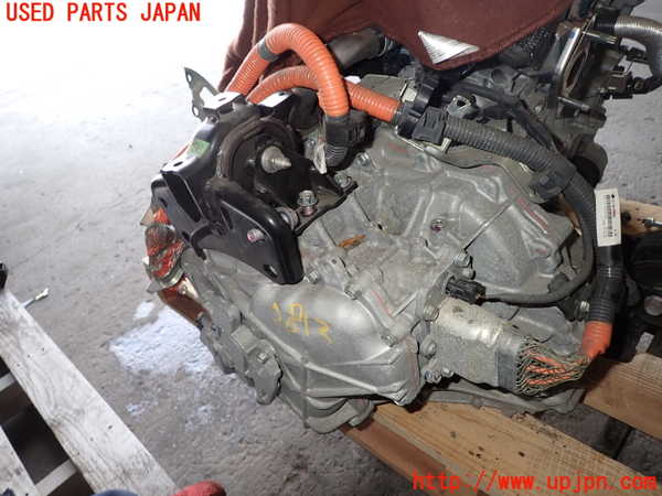 1UPJ-28123010]レクサス・CT200h(ZWA10)ミッション AT 2ZR-FXE 中古_m0003.jpg
