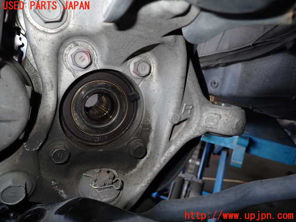 1UPJ-28124290]レクサス・CT200h(ZWA10)右フロントナックルハブ 中古_m0002.jpg
