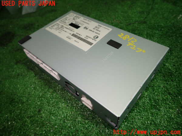 1UPJ-28126525]レクサス・CT200h(ZWA10)アンプ 中古_m0001.jpg