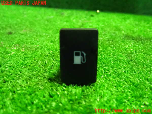 1UPJ-28126313]レクサス・CT200h(ZWA10)スイッチ8(給油口) 中古_m0001.jpg