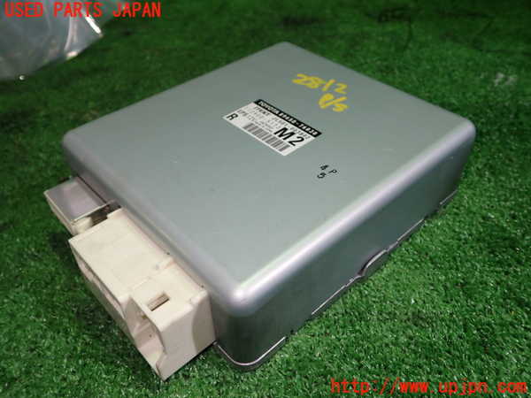 1UPJ-28126135]レクサス・CT200h(ZWA10)パワステコンピューター 中古 89650-76030_m0001.jpg